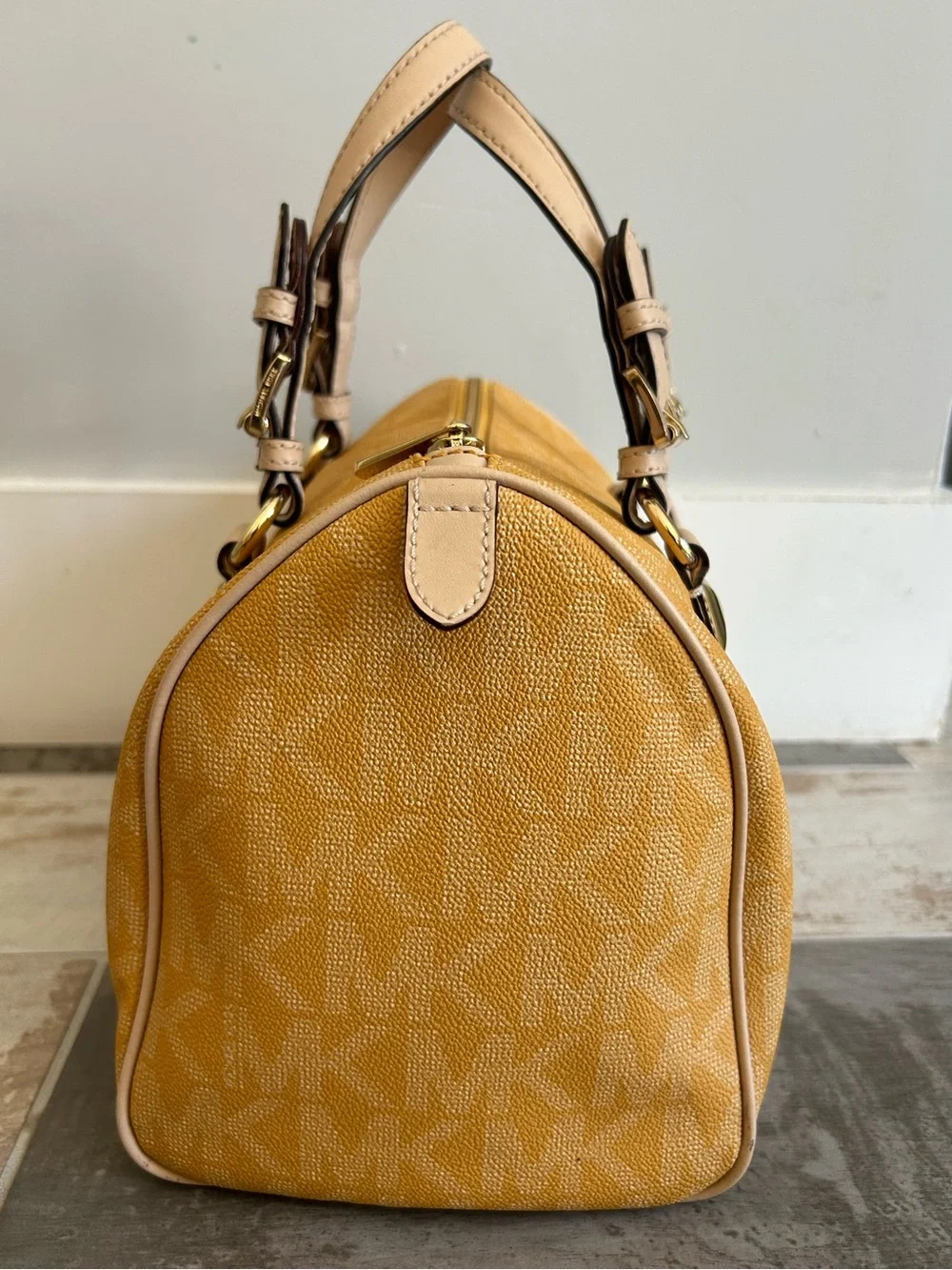 Michael Kors Grayson Medium Satchel Duffle Yellow Gold Leather Top Handle